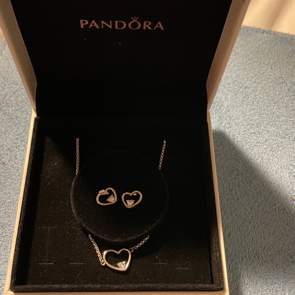 Silver 925 Pandora shape of heart earrings and necklace gift set - Picture 5 of 5